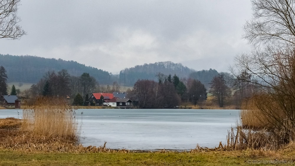 Zamrzlý Chrastenský rybník
