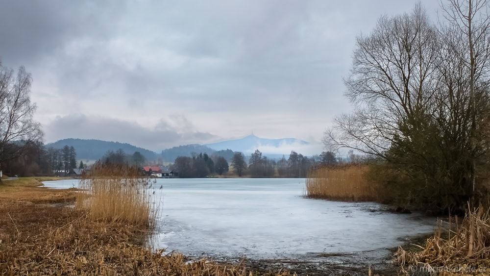 Chrastenský rybník a Ještěd
